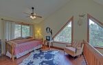 loft with daybed and trundle-Ocoee River cabin rentals